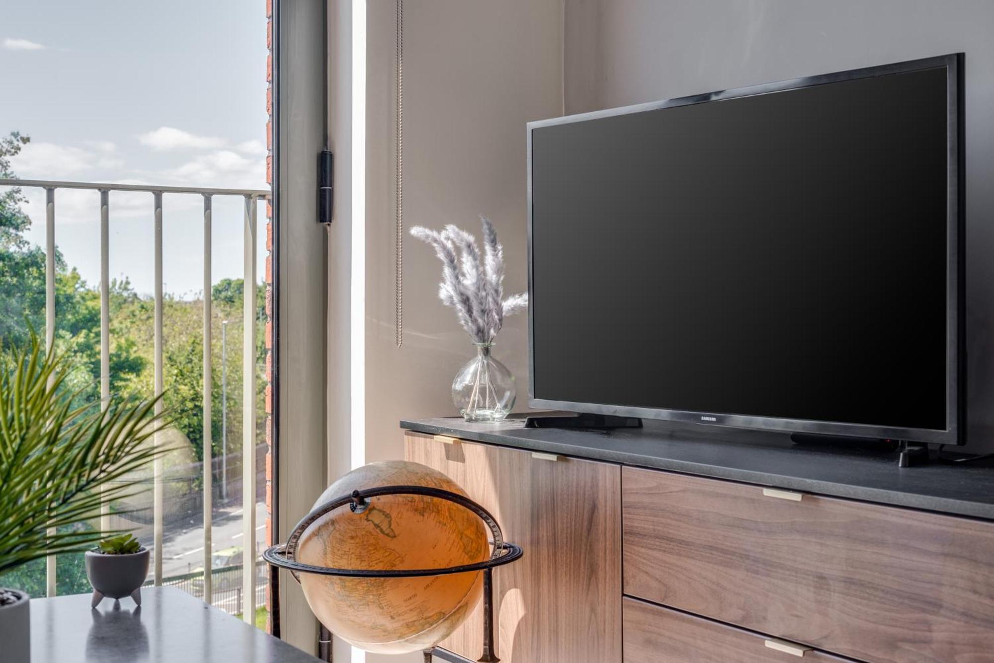 Huge Long Stay Offers! Lux City-Edge Stay! Perfect For Business & Leisure リヴァプール エクステリア 写真